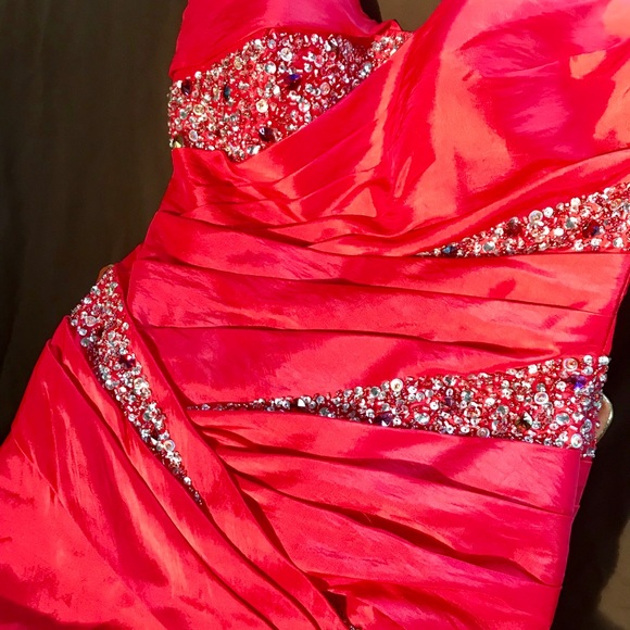 PROM DRESS 💃🏻✨ - Picture 4 of 4